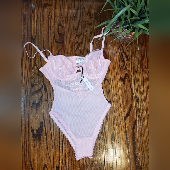 Kat The Label × Revolve Zephyr Bodysuit - Picture 6 of 12